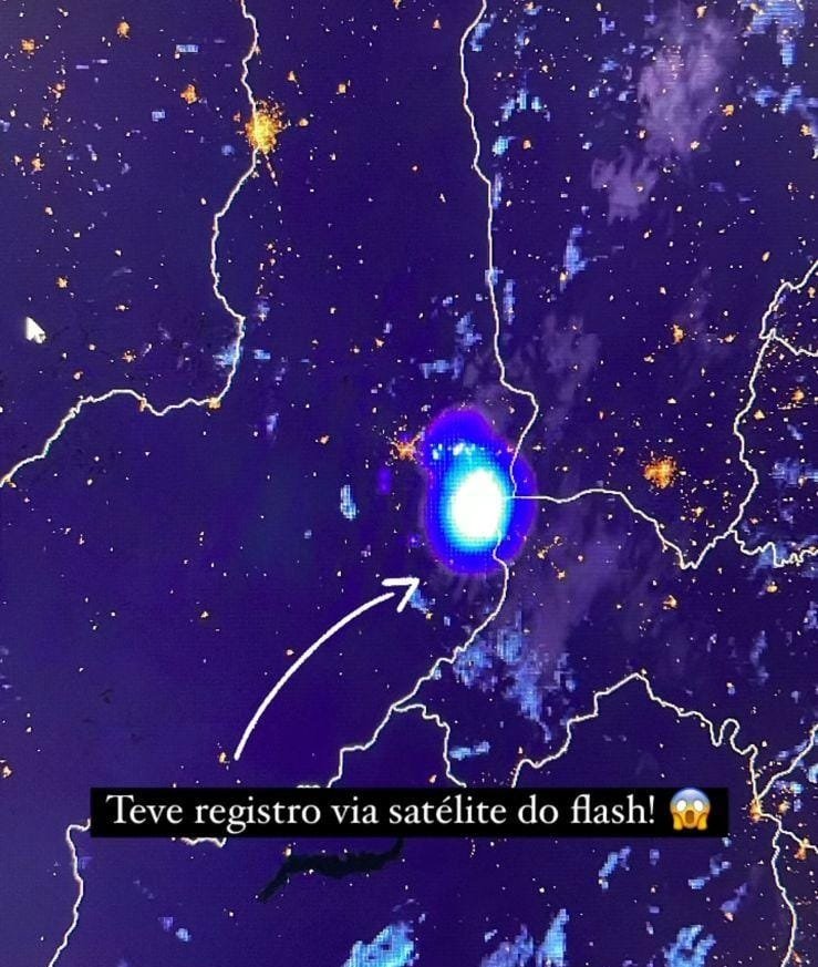 Meteoro cai no Nordeste brasileiro e fez a noite virar dia-3